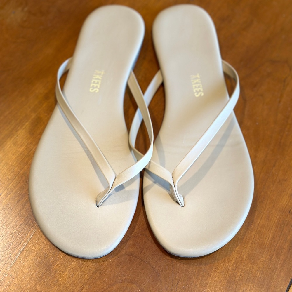 TKEES Foundations Nude Matte Flip Flop- women’s size 7 - EUC!